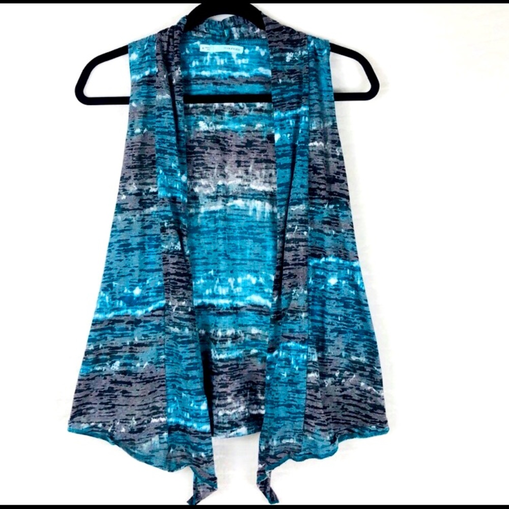 Maurices Med Waterfall lightweight Watercolor Vest